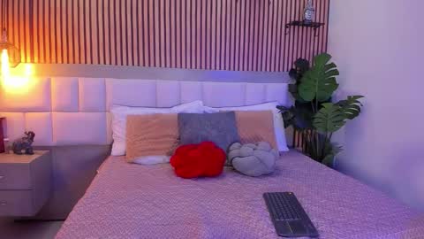 roseaurora online show from October 30, 12:39 pm