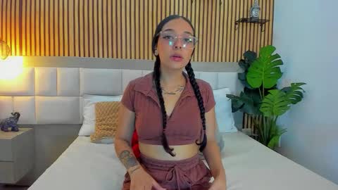 roseaurora online show from November 11, 12:49 pm