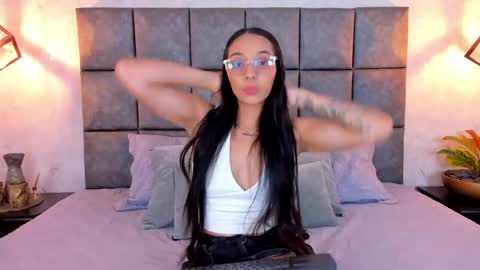 roseaurora online show from May 7, 12:54 pm