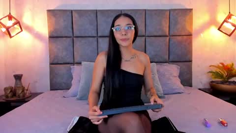 roseaurora online show from May 11, 11:27 am