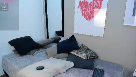 Snapshot of rosebliss chatting on June 29, 8:31 pm rose online show from June 29, 8:31 pm