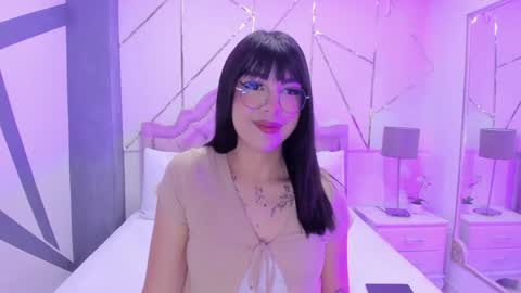 Snapshot of rosecassie chatting on January 2, 12:35 pm Rose online show from January 2, 12:35 pm