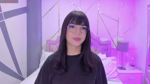 Snapshot of rosecassie chatting on January 4, 12:59 pm Rose online show from January 4, 12:59 pm