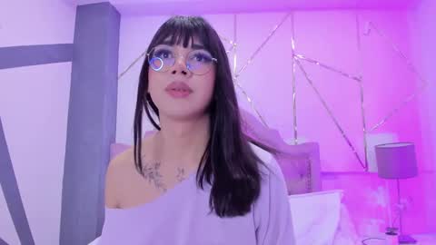 Snapshot of rosecassie chatting on January 6, 3:40 pm Rose online show from January 6, 3:40 pm