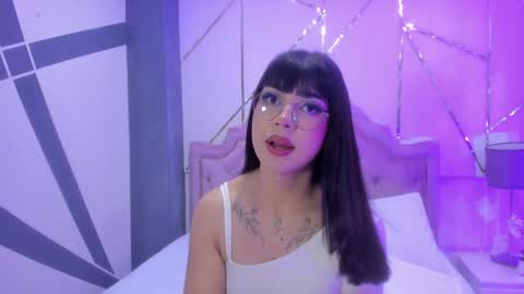 Snapshot of rosecassie chatting on January 8, 4:54 pm Rose online show from January 8, 4:54 pm