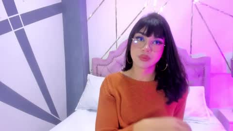 Snapshot of rosecassie chatting on January 10, 12:36 pm Rose online show from January 10, 12:36 pm