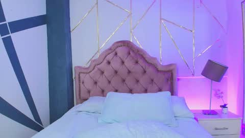 Snapshot of rosecassie chatting on January 18, 7:15 pm Rose online show from January 18, 7:15 pm