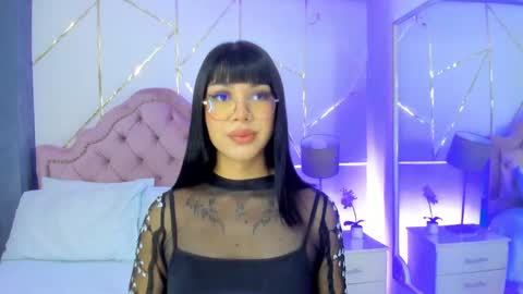 Snapshot of rosecassie chatting on January 22, 1:32 pm Rose online show from January 22, 1:32 pm