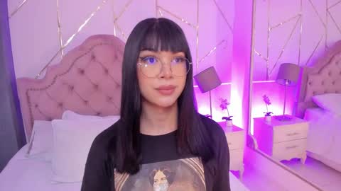 Snapshot of rosecassie chatting on January 23, 1:35 pm Rose online show from January 23, 1:35 pm