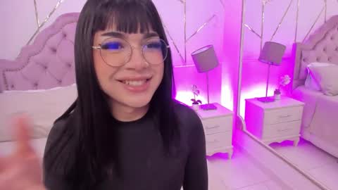 Snapshot of rosecassie chatting on January 26, 1:04 pm Rose online show from January 26, 1:04 pm