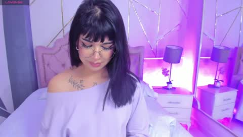 Snapshot of rosecassie chatting on January 30, 6:54 pm Rose online show from January 30, 6:54 pm