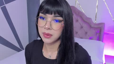 Snapshot of rosecassie chatting on February 7, 1:43 pm Rose online show from February 7, 1:43 pm