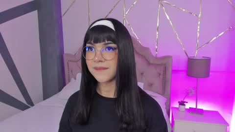 Snapshot of rosecassie chatting on February 8, 1:33 pm Rose online show from February 8, 1:33 pm