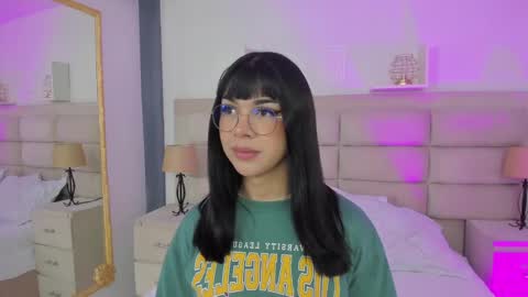 Snapshot of rosecassie chatting on February 9, 12:52 pm Rose online show from February 9, 12:52 pm