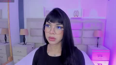 Snapshot of rosecassie chatting on February 13, 1:05 pm Rose online show from February 13, 1:05 pm