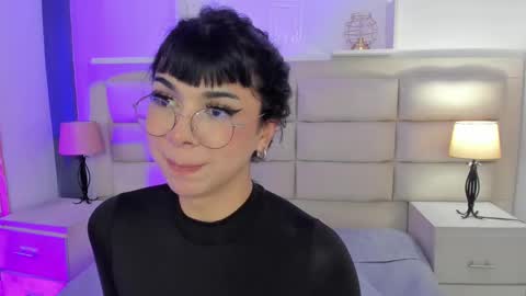 Snapshot of rosecassie chatting on February 15, 7:06 pm Rose online show from February 15, 7:06 pm