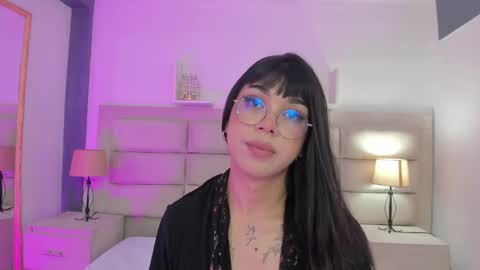 Snapshot of rosecassie chatting on February 18, 4:59 pm Rose online show from February 18, 4:59 pm