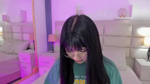 Snapshot of rosecassie chatting on February 19, 1:06 pm Rose online show from February 19, 1:06 pm