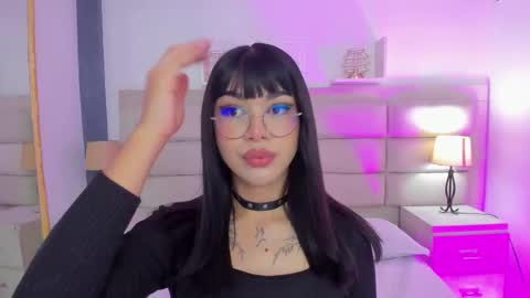 Snapshot of rosecassie chatting on February 27, 12:56 pm Rose online show from February 27, 12:56 pm