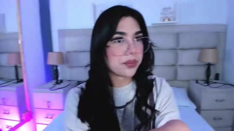 Snapshot of rosecassie chatting on September 17, 1:46 pm Rose online show from September 17, 1:46 pm