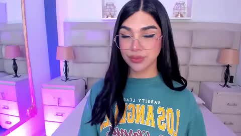 Snapshot of rosecassie chatting on September 25, 12:53 pm Rose online show from September 25, 12:53 pm