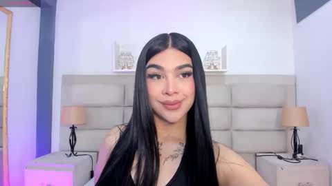 Snapshot of rosecassie chatting on October 4, 1:20 pm Rose online show from October 4, 1:20 pm