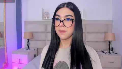 Snapshot of rosecassie chatting on October 5, 12:58 pm Rose online show from October 5, 12:58 pm