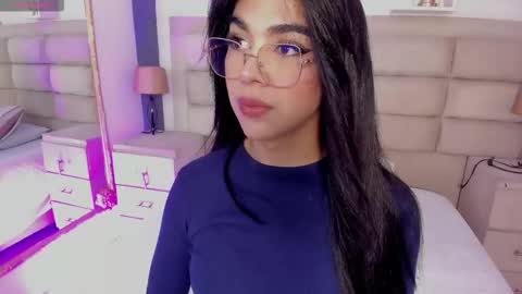 Snapshot of rosecassie chatting on October 12, 1:54 pm Rose online show from October 12, 1:54 pm