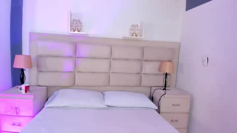 Snapshot of rosecassie chatting on October 19, 1:34 pm Rose online show from October 19, 1:34 pm