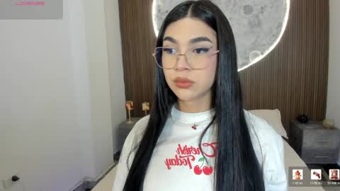 Snapshot of rosecassie chatting on April 3, 1:09 pm Rose online show from April 3, 1:09 pm