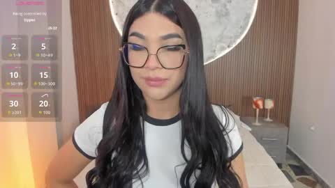 Snapshot of rosecassie chatting on April 13, 3:50 pm Rose online show from April 13, 3:50 pm