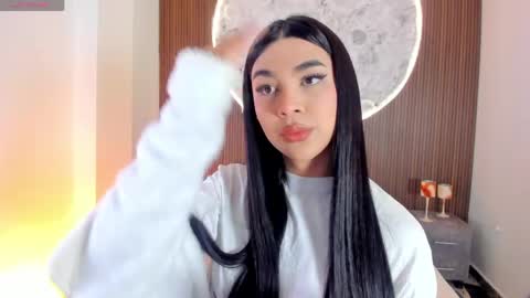 Snapshot of rosecassie chatting on April 16, 1:45 pm Rose online show from April 16, 1:45 pm
