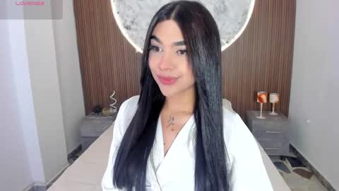 Snapshot of rosecassie chatting on April 18, 2:10 pm Rose online show from April 18, 2:10 pm