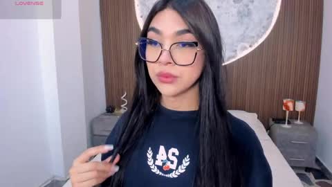 Snapshot of rosecassie chatting on April 22, 1:45 pm Rose online show from April 22, 1:45 pm