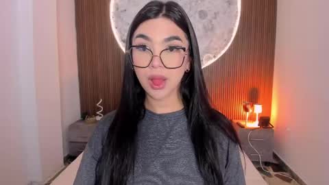 Snapshot of rosecassie chatting on April 26, 12:47 pm Rose online show from April 26, 12:47 pm