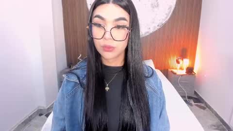 Snapshot of rosecassie chatting on April 27, 12:58 pm Rose online show from April 27, 12:58 pm