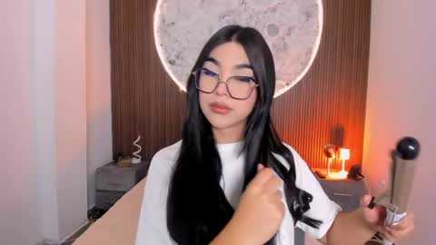 Snapshot of rosecassie chatting on April 28, 1:16 pm Rose online show from April 28, 1:16 pm
