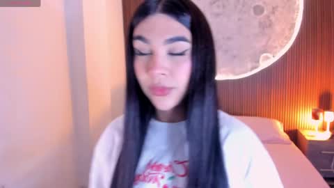 Snapshot of rosecassie chatting on May 3, 1:50 pm Rose online show from May 3, 1:50 pm