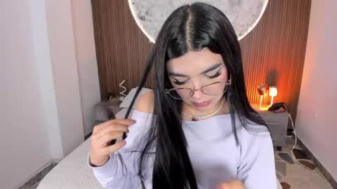 Snapshot of rosecassie chatting on May 15, 1:40 pm Rose online show from May 15, 1:40 pm