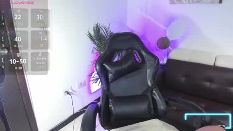 Snapshot of rosee_honey_ chatting on November 1, 7:27 pm rose online show from November 1, 7:27 pm