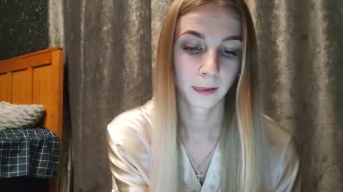 Snapshot of rosehelena chatting on October 23, 10:41 pm Helena online show from October 23, 10:41 pm