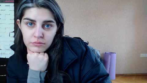 Snapshot of roselina_ chatting on February 17, 10:45 am Rose online show from February 17, 10:45 am