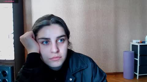 Snapshot of roselina_ chatting on March 3, 10:43 am Rose online show from March 3, 10:43 am