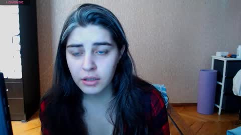 Snapshot of roselina_ chatting on March 5, 7:26 am Rose online show from March 5, 7:26 am