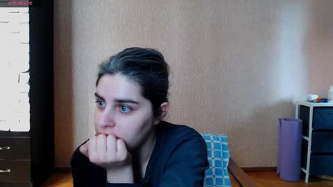 Snapshot of roselina_ chatting on March 6, 9:17 am Rose online show from March 6, 9:17 am