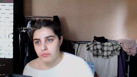 Snapshot of roselina_ chatting on March 16, 11:47 am Rose online show from March 16, 11:47 am