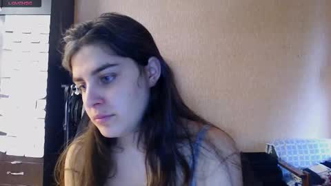 Snapshot of roselina_ chatting on March 22, 9:23 am Rose online show from March 22, 9:23 am