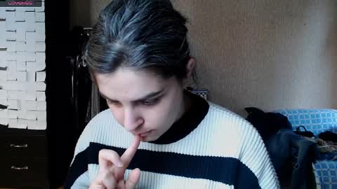 Snapshot of roselina_ chatting on April 5, 10:12 am Rose online show from April 5, 10:12 am