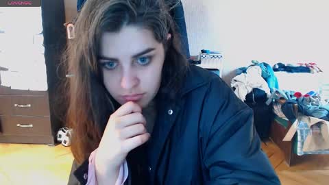 Snapshot of roselina_ chatting on April 9, 8:20 am Rose online show from April 9, 8:20 am
