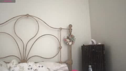 RosePuzzy69 online show from November 15, 9:32 pm